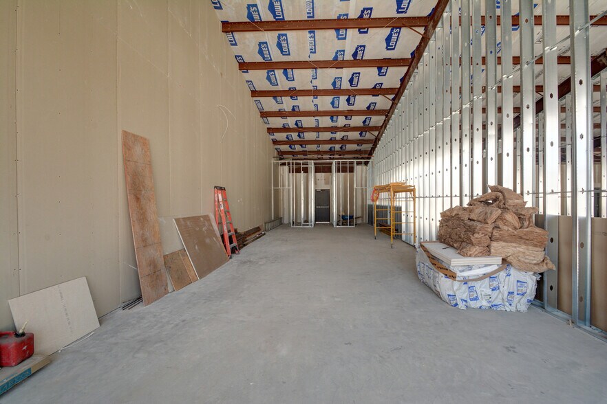 More Photos Of 2209 Blalock Rd, Houston Freestanding For Lease