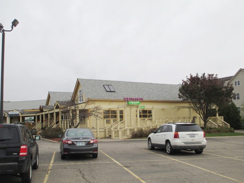 More Photos Of 41990-42050 Grand River Ave, Novi General Retail For Sale