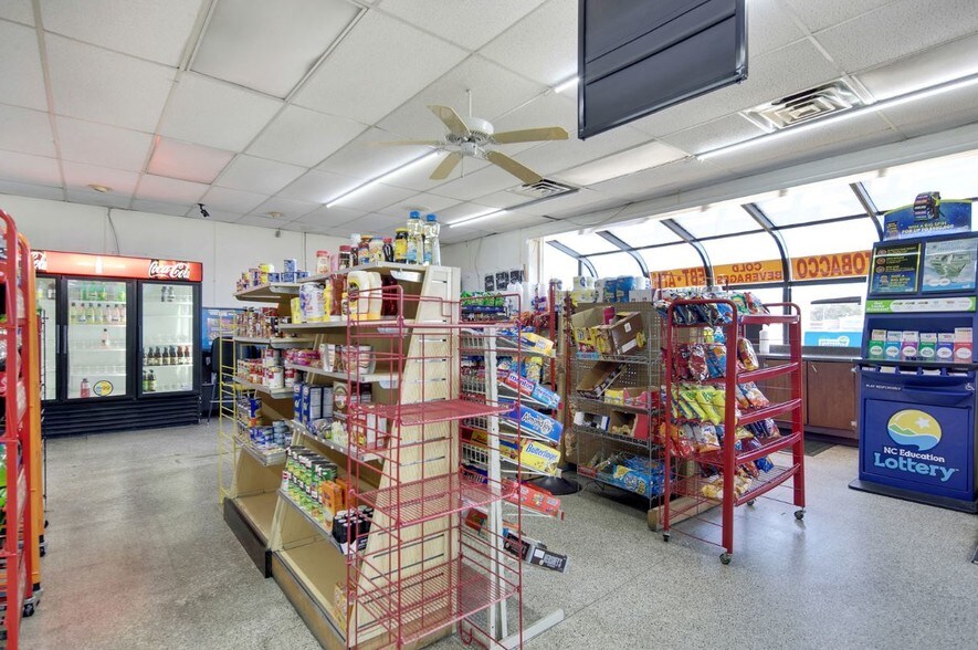 More Photos Of 315 N Eastern Blvd, Fayetteville Convenience Store For Sale