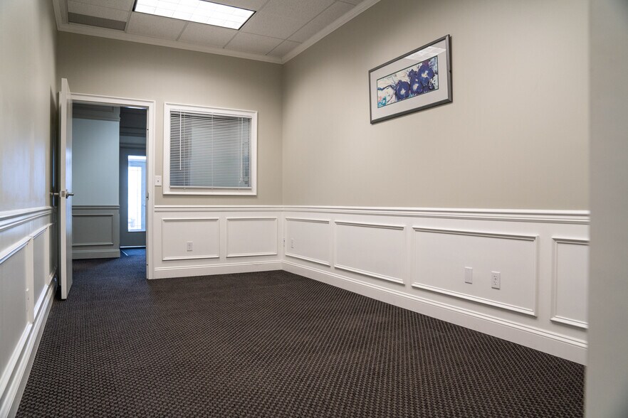 More Photos Of 31320 solon Rd, Solon Office For Lease