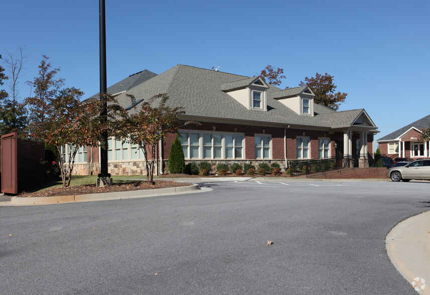 Primary Photo Of 4330 S Lee St, Buford Medical For Sale