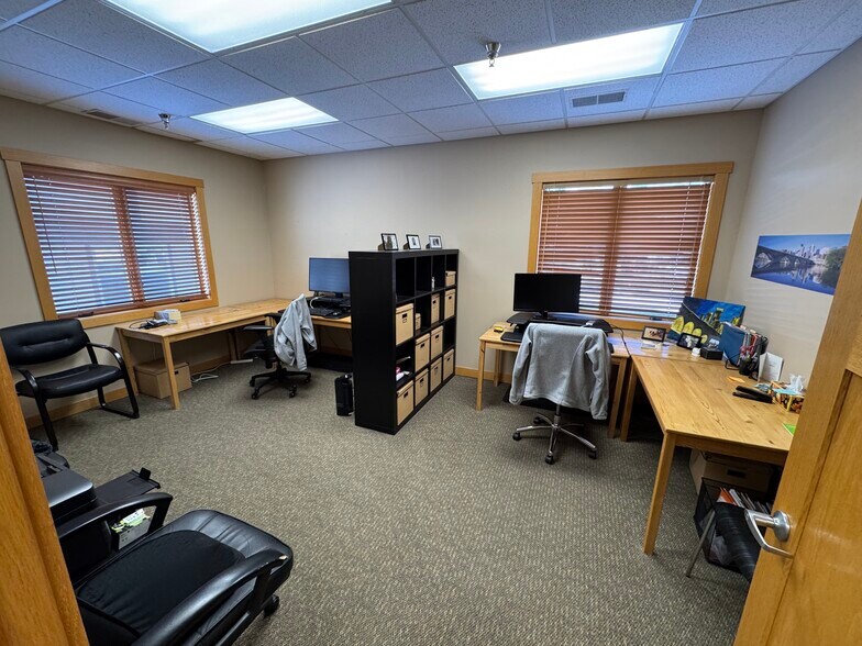More Photos Of 2097 County Road D E, Maplewood Office For Lease