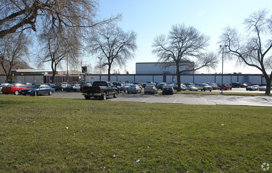 More Photos Of 2140 W 7th St, Saint Paul Manufacturing For Sale