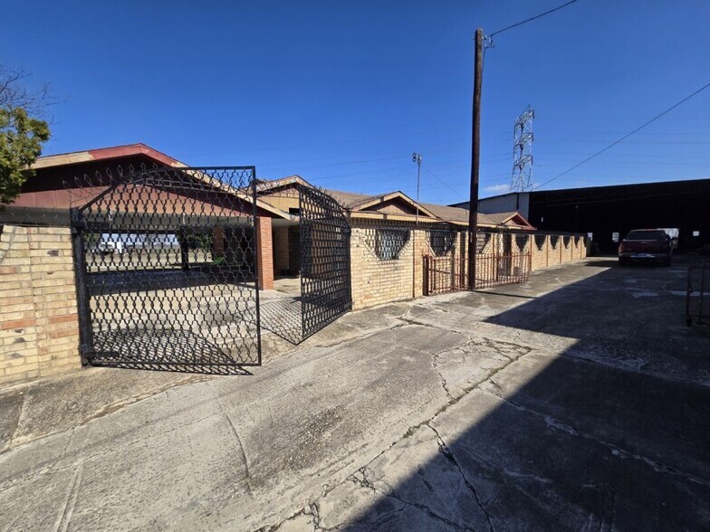 More Photos Of 8210 New Laredo Hwy, San Antonio Industrial For Sale