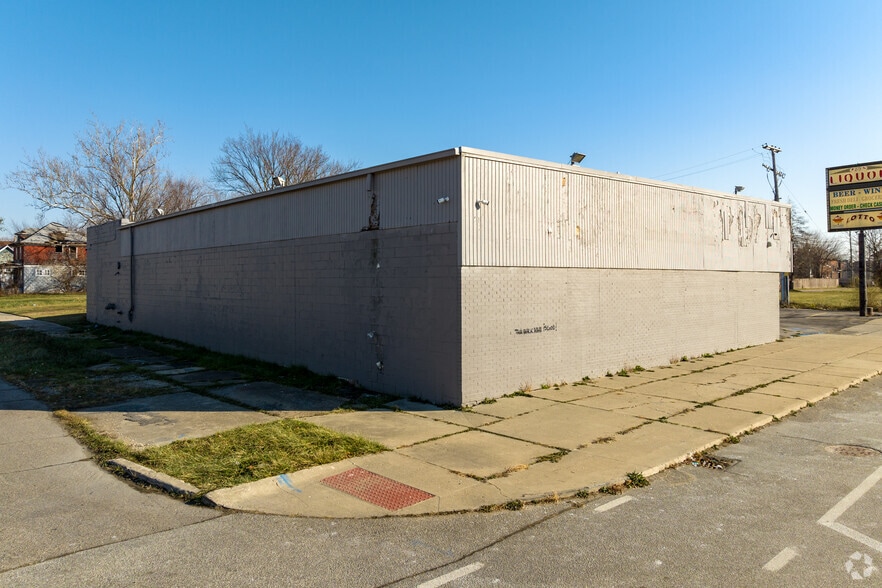 More Photos Of 13230 Hamilton Ave, Highland Park Warehouse For Sale