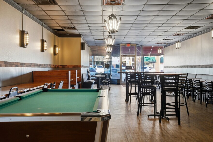 More Photos Of 103 N Allen St, Centralia General Retail For Sale