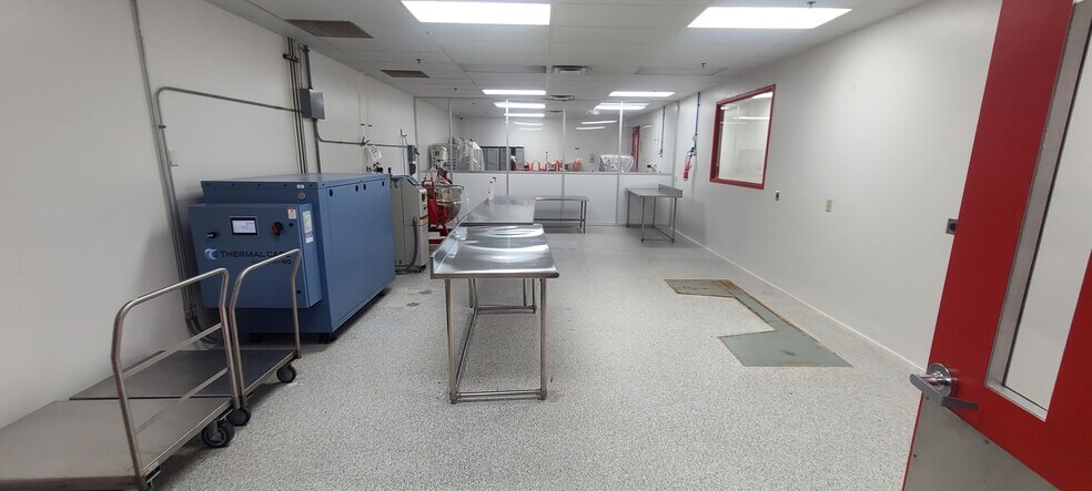 More Photos Of 2400 Pilot Knob Rd, Mendota Heights Light Manufacturing For Lease