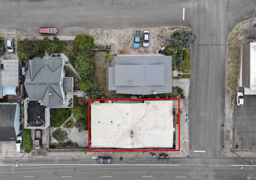 More Photos Of 582 Winchester Ave, Reedsport Storefront Retail Residential For Sale