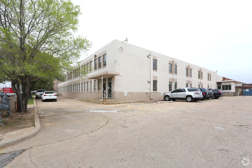 More Photos Of 3813-3817 N Santa Fe Ave, Oklahoma City Light Manufacturing For Lease