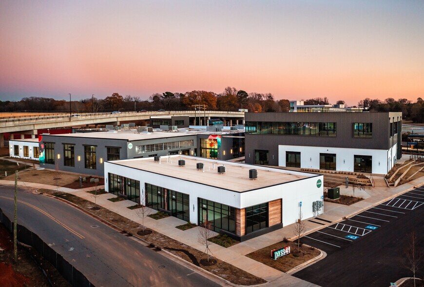 More Photos Of 600 E Sugar Creek Rd, Charlotte Unknown For Lease