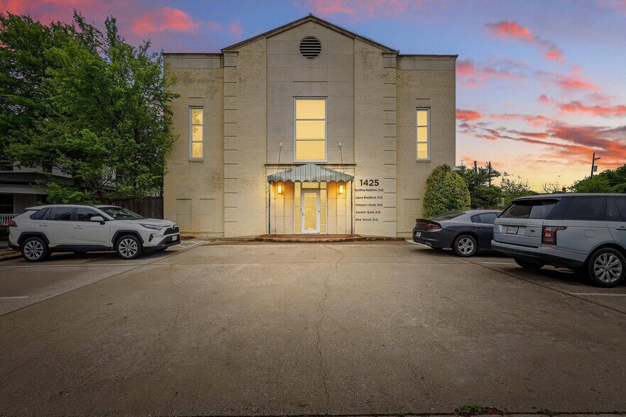 More Photos Of 1425 8th Ave, Fort Worth Medical For Sale