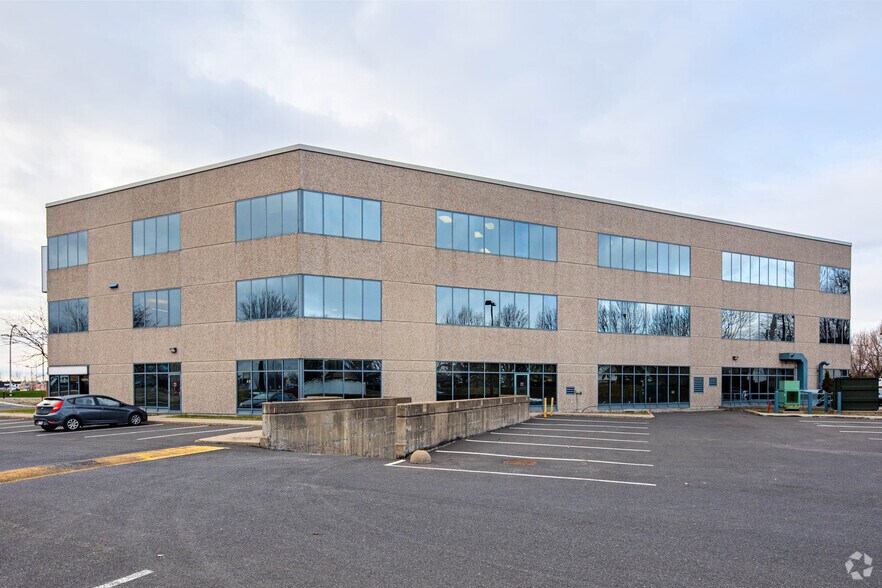 More Photos Of 1205 Rue Ampère, Boucherville Office For Sale