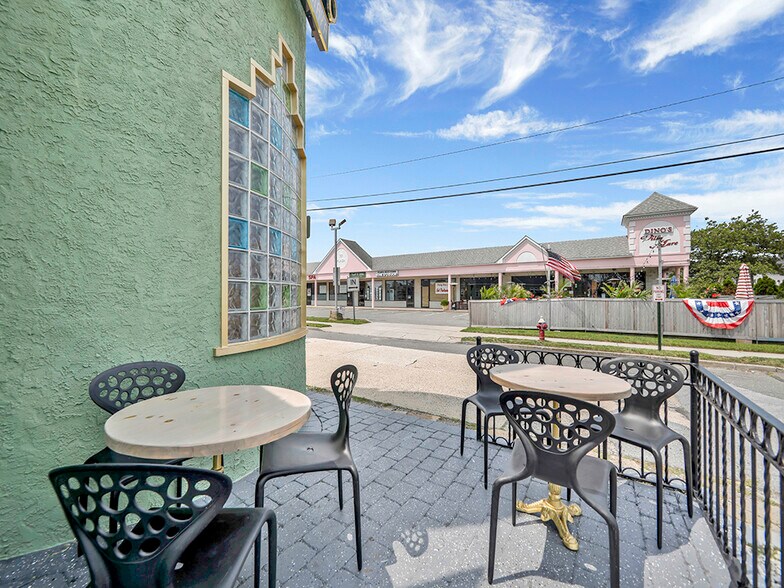 More Photos Of 2041 Park St, Atlantic Beach Loft Creative Space For Lease