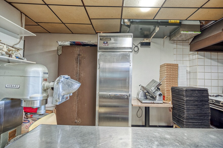 More Photos Of 936 Broadway, Pitcairn Restaurant For Sale