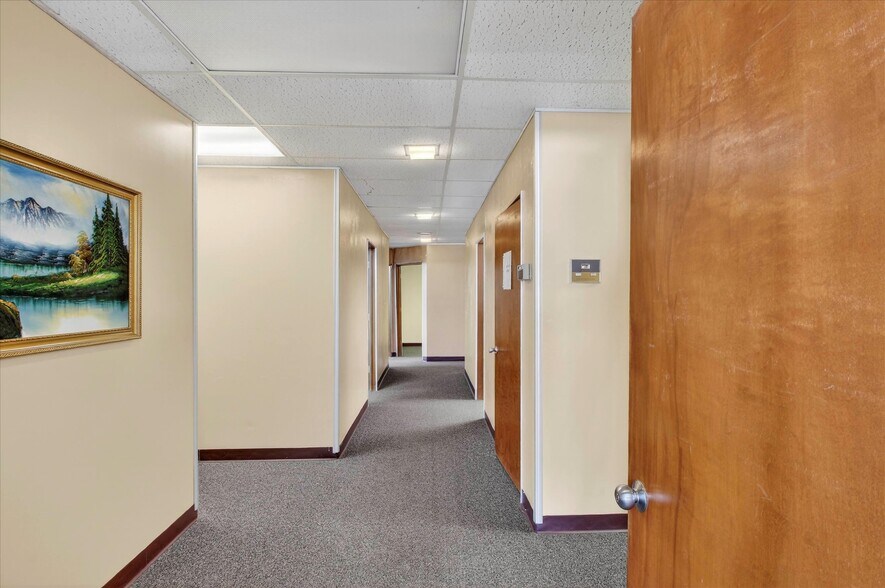 More Photos Of 820 N Pine River St, Ithaca Healthcare For Sale