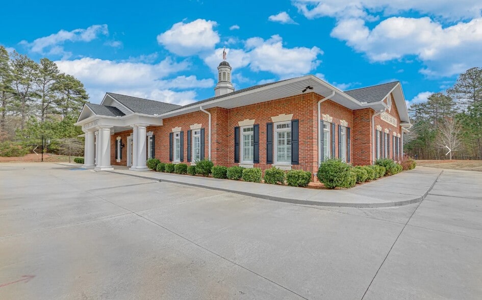 More Photos Of 5650 Georgia Highway 400, Cumming Office For Lease
