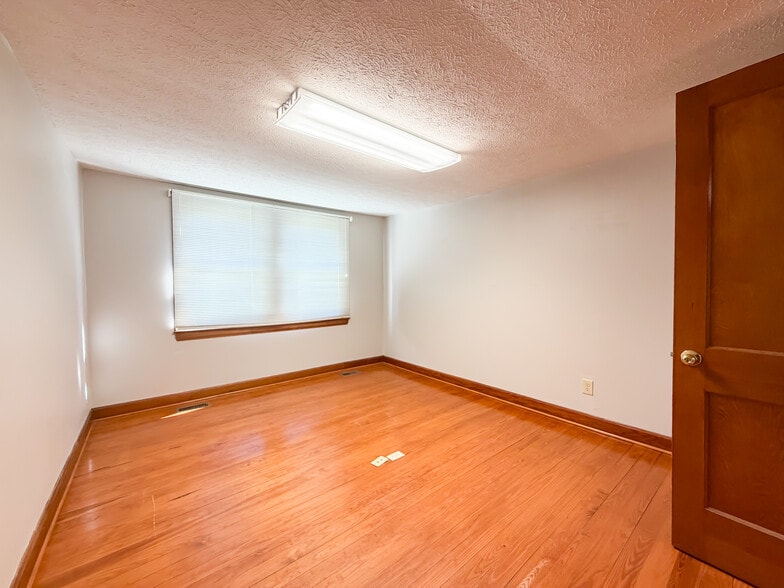 More Photos Of 2292 Lynch Mill Rd, Altavista Office For Lease