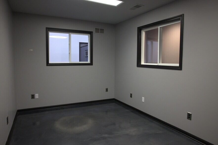 More Photos Of 101 W Shrader St, Liberty Manufacturing For Lease