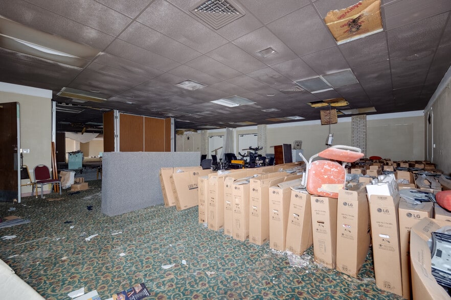 More Photos Of 2915 E Interstate 40, Amarillo Hotel For Sale