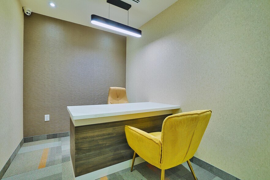 More Photos Of 1200 Derry Rd E, Mississauga Freestanding For Lease