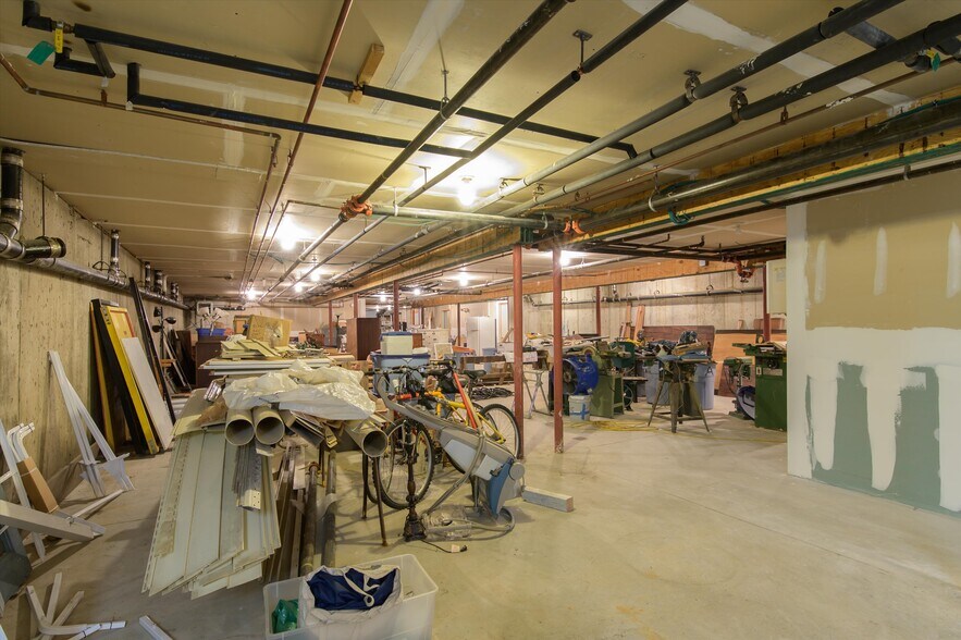More Photos Of 156 Main St, Ludlow Office For Sale