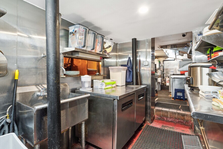 More Photos Of 90 W Houston St, New York Apartments For Lease