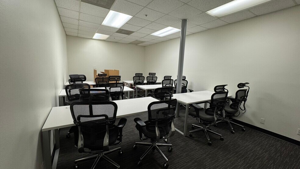 More Photos Of 9505-9541 Mason Ave, Chatsworth Manufacturing For Lease