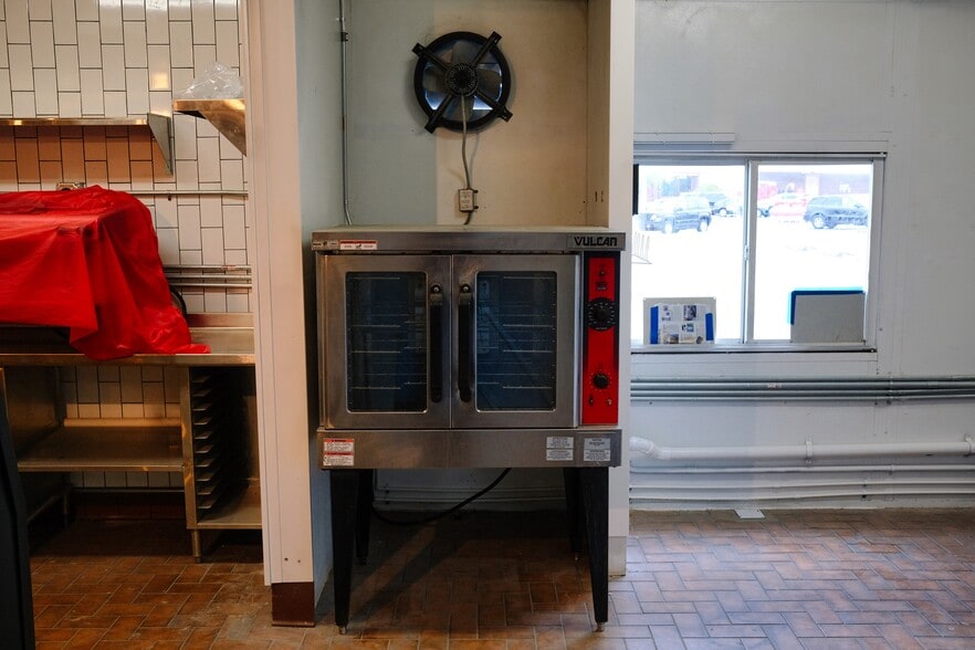 More Photos Of 5804 54th Ave N, Kenneth City Restaurant For Lease