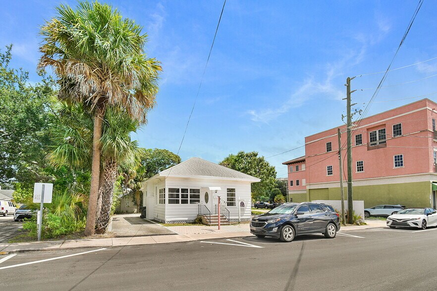Primary Photo Of 309 SE Denver Ave, Stuart Office Residential For Lease