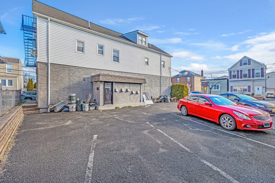 More Photos Of 781 2nd St, Secaucus Flex For Sale