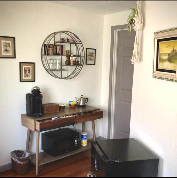 More Photos Of 155 N Elm St, Kalama Storefront Retail Residential For Sale