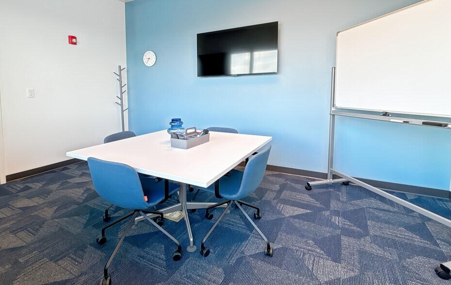More Photos Of 1560 Wall St, Naperville Coworking Space
