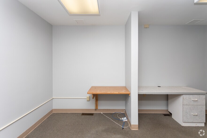 More Photos Of 723 Phillips Ave, Toledo Medical For Lease