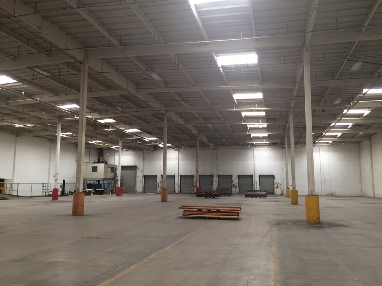 More Photos Of 201 S Cactus Ave, Rialto Manufacturing For Sale