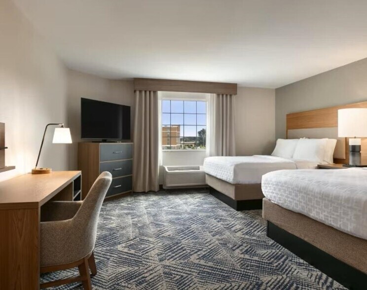 More Photos Of 504 N Mountain Rd, Harrisburg Hotel For Sale