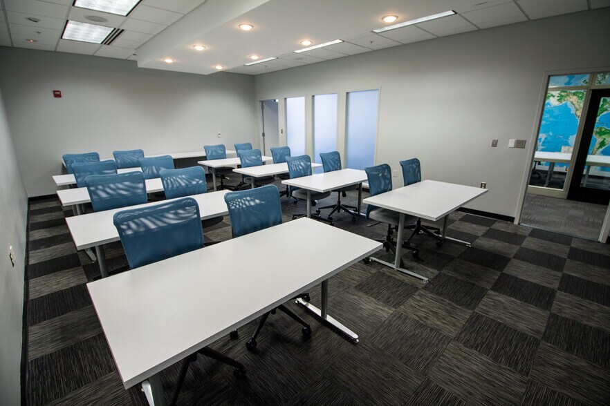 More Photos Of 8401 Corporate Dr, Landover Office For Lease