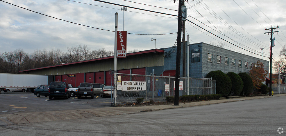 Primary Photo Of 4950 Para Dr, Cincinnati Truck Terminal For Lease