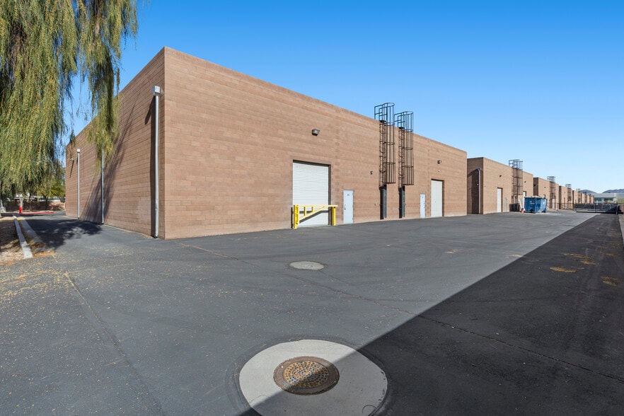 More Photos Of 2781 N Lamb Blvd, Las Vegas Distribution For Lease