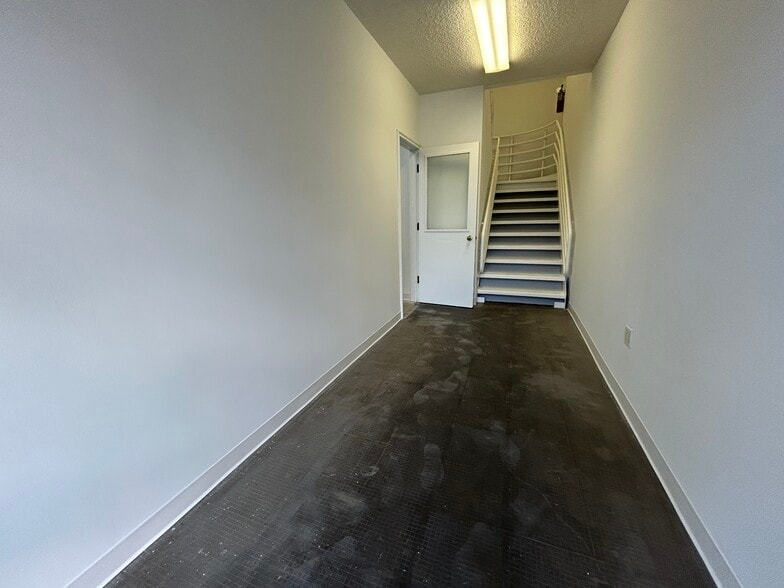 More Photos Of 20101-20161 NE 16th Pl, Miami Loft Creative Space For Sale