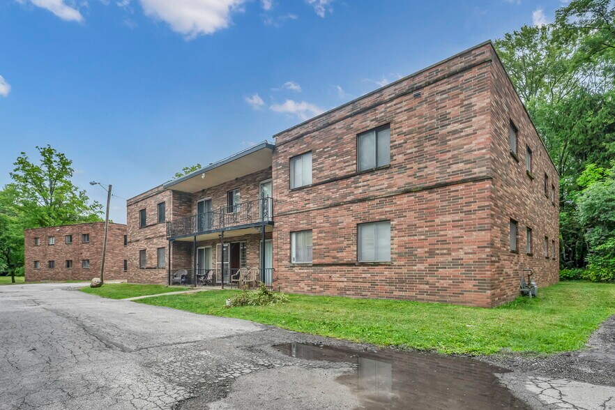 More Photos Of 818-850 S Green Rd, South Euclid Apartments For Sale