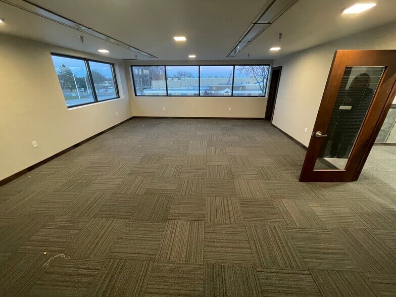 More Photos Of W57N14363 Doerr Way, Cedarburg Manufacturing For Lease
