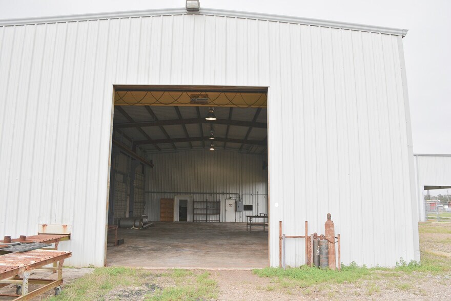 More Photos Of 3811 FM 646 Rd N, Santa Fe Manufacturing For Sale