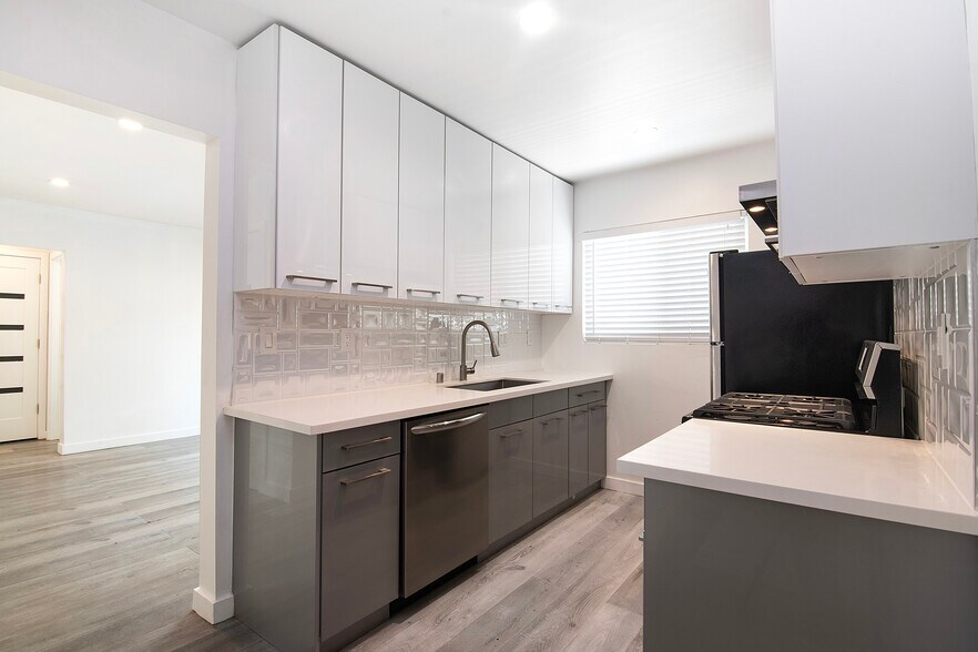 More Photos Of 514 S Mariposa Ave, Los Angeles Apartments For Sale