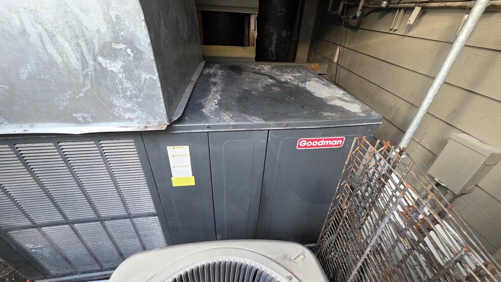 More Photos Of 310 E Tarpon Ave, Tarpon Springs Storefront Retail Residential For Sale