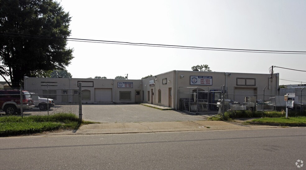 More Photos Of 232 Jersey Ave, Virginia Beach Light Distribution For Lease