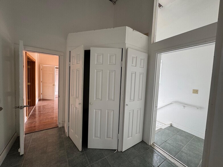 More Photos Of 2430 NY-32, Cornwall Township Showroom For Lease