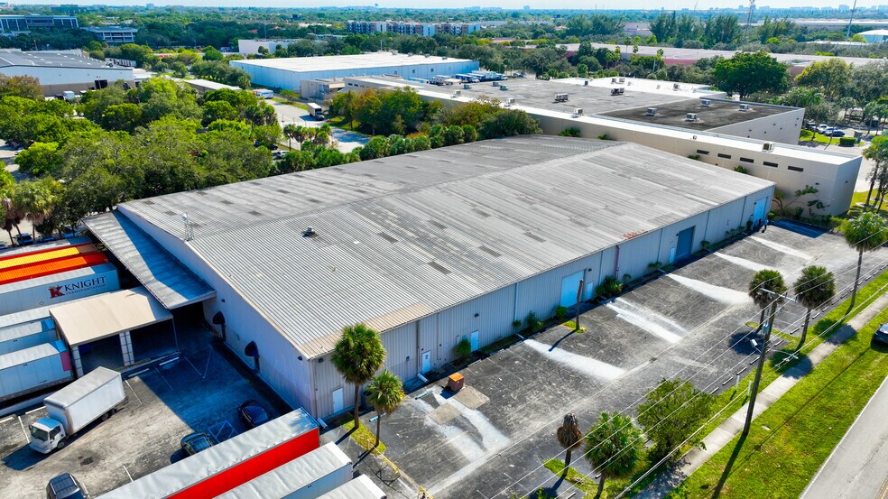 More Photos Of 198 Lock Rd, Deerfield Beach Warehouse For Lease