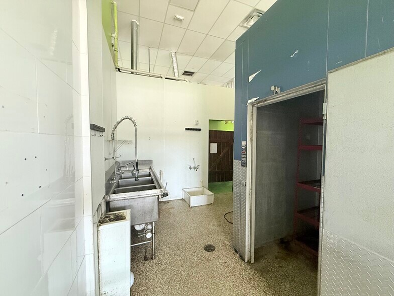 More Photos Of 101 S Federal Hwy, Boynton Beach Apartments For Lease
