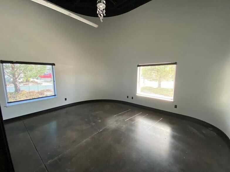 More Photos Of 4098 S McCarran Blvd, Reno Research And Development For Sale