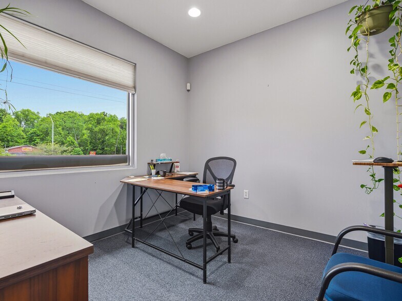 More Photos Of 149 New Leicester Hwy, Asheville Office For Sale